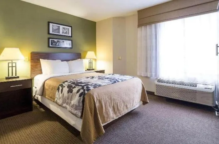 Hotel Sleep Airport 3*