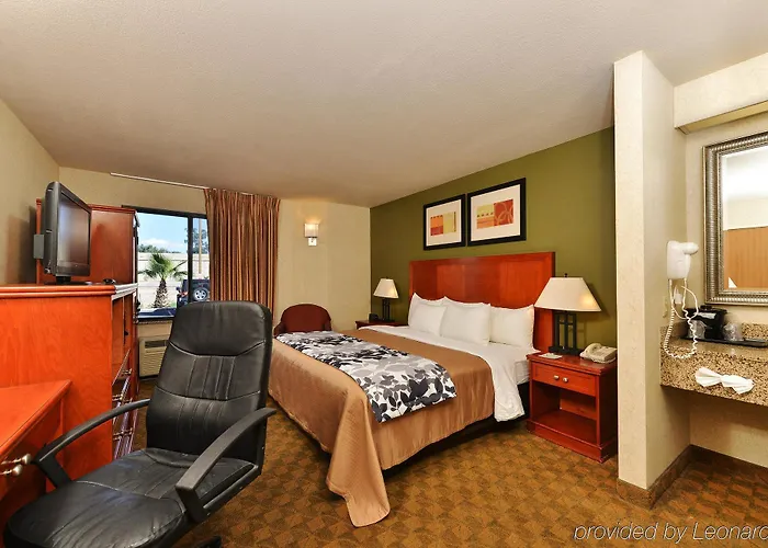 Hotel Sleep Airport 3*